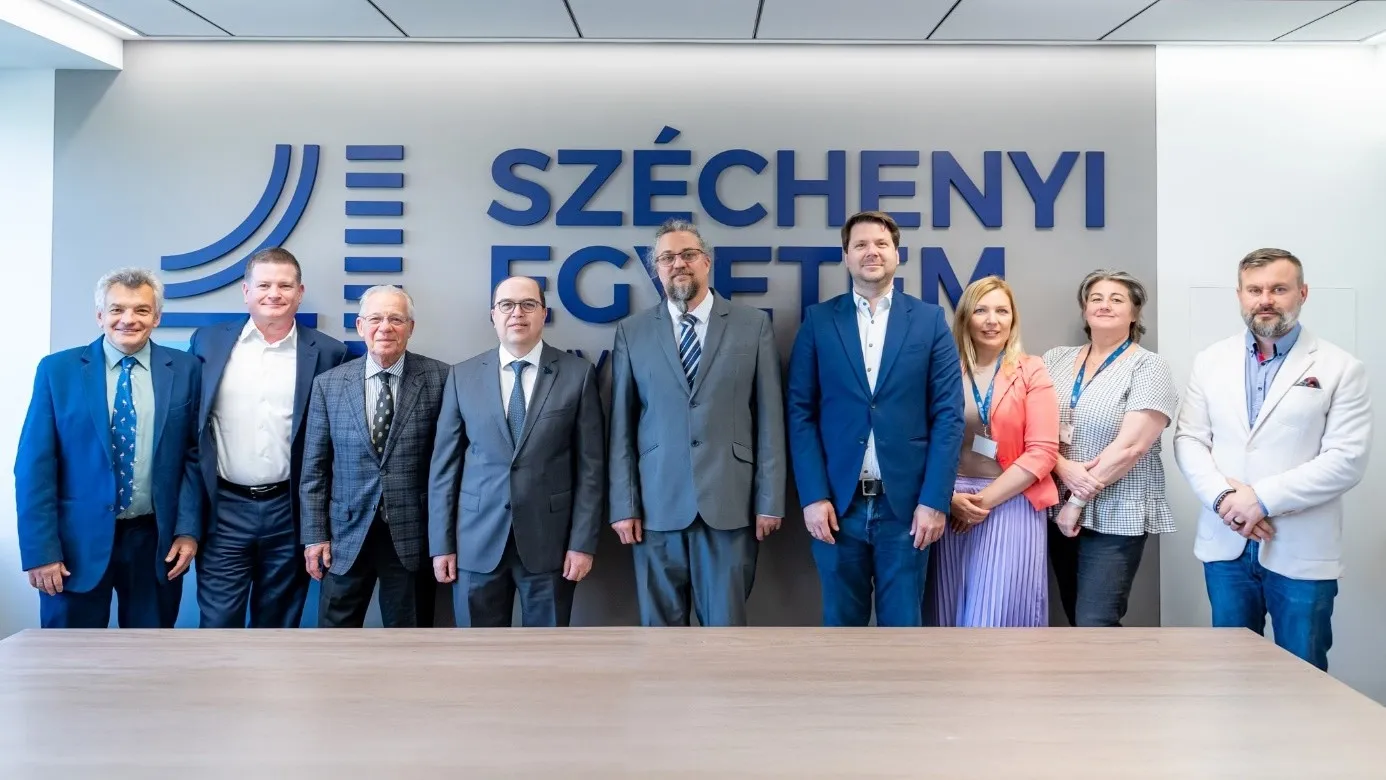 The Quinnipiac University delegation included: Dr Tamás Novák, Science and Technology Attaché at the Consulate General of Hungary in New York; Dr Christopher Ball, Director of the institution’s Central European Institute; Joseph Kedves, University Advisor; and Professor Taskin Kocak, Dean of the School of Computing and Engineering. Representing Széchenyi István University were: Professor Dr Gábor Dogossy, Dean of the Audi Hungaria Faculty of Automotive Engineering; Dr Péter Prukner, Head of the Medtech and Sporttech Division at SZE’s Digital Development Centre; Szilvia Vadász-Kalocsai, International Relations Expert at the Digital Development Centre; Márta Mészáros, Head of the Mobility and Scholarship Unit at the Centre for International Programmes and Alumni and József Kepli, Head of the Centre for International Programmes and Alumni (Photo: András Adorján)